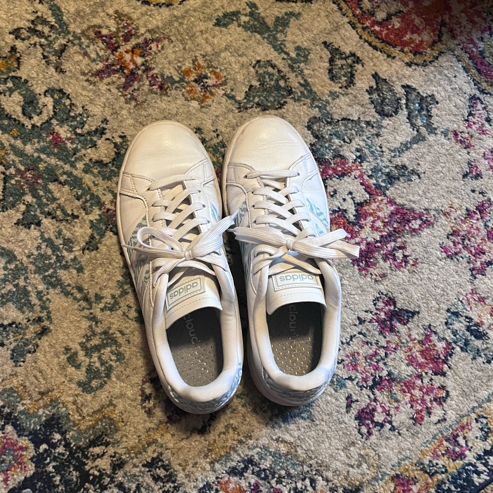 Adidas Sneakers